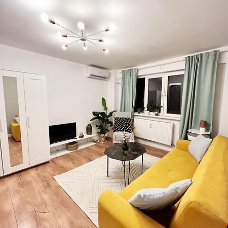 Lola’s apartament close to city center Bucarest Exterior foto